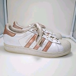 adidas women's rose gold tennis shoes